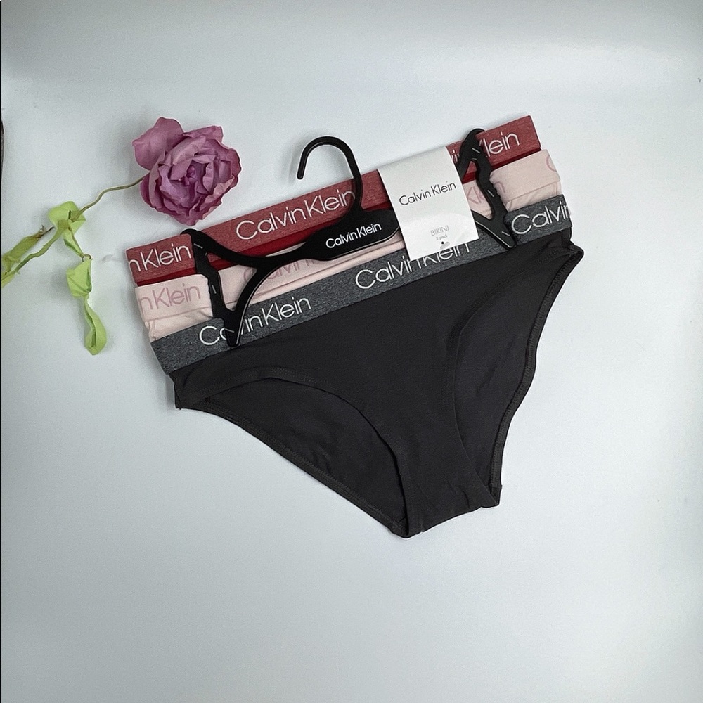 NEW Calvin Klein 3pc Bikini panties underwear Set